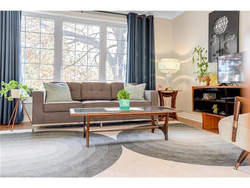 2301 Woodward Avenue, Burlington, ON - Indoor Photo Showing Living Room