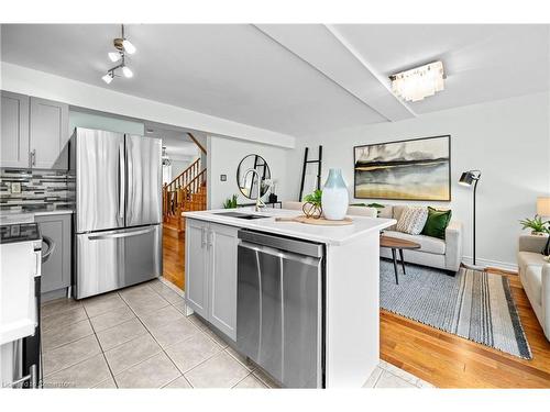 2237 Braeswood Lane, Burlington, ON - Indoor Photo Showing Kitchen