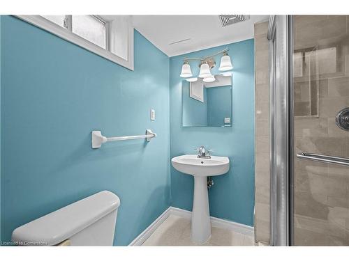 2237 Braeswood Lane, Burlington, ON - Indoor Photo Showing Bathroom