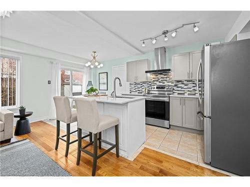 2237 Braeswood Lane, Burlington, ON - Indoor Photo Showing Kitchen With Stainless Steel Kitchen With Upgraded Kitchen