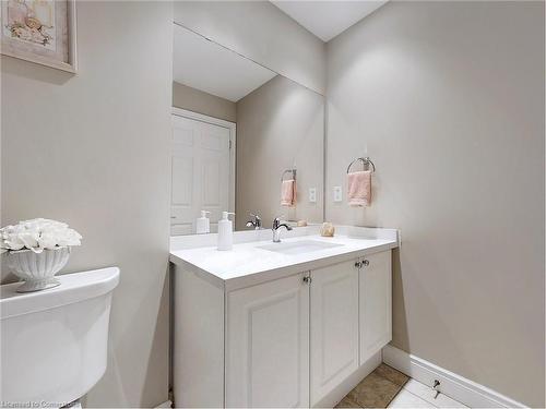 308-399 Elizabeth Street, Burlington, ON - Indoor Photo Showing Bathroom