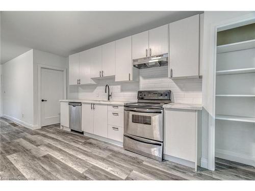 27 Grove Street, Hamilton, ON - Indoor Photo Showing Kitchen