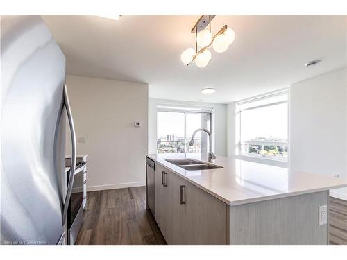 404-479 Charlton Avenue E, Hamilton, ON - Indoor Photo Showing Kitchen With Double Sink