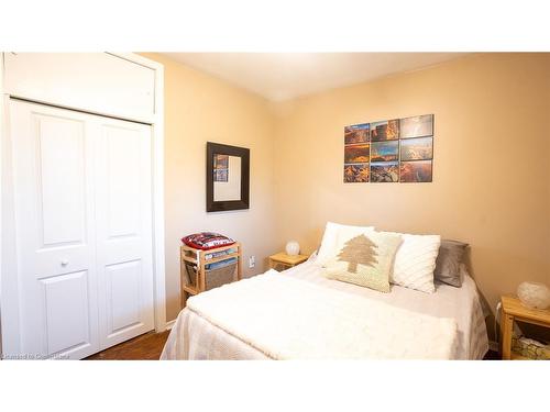 152 Copeland Street, Belmont, ON - Indoor Photo Showing Bedroom