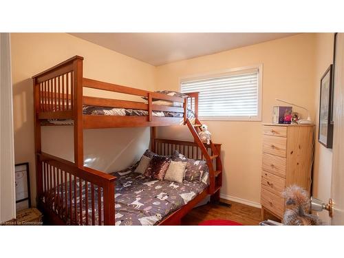 152 Copeland Street, Belmont, ON - Indoor Photo Showing Bedroom