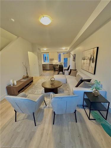 24-276 Dunsmure Road, Hamilton, ON - Indoor Photo Showing Living Room