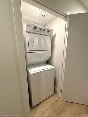 24-276 Dunsmure Road, Hamilton, ON - Indoor Photo Showing Laundry Room