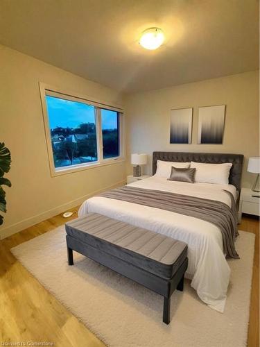 39-276 Dunsmure Road, Hamilton, ON - Indoor Photo Showing Bedroom