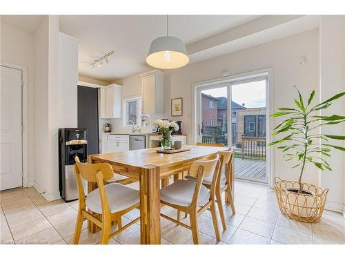 228 Springstead Avenue, Stoney Creek, ON - Indoor Photo Showing Dining Room