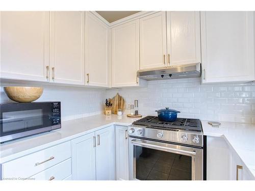 228 Springstead Avenue, Stoney Creek, ON - Indoor Photo Showing Kitchen