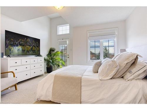 228 Springstead Avenue, Stoney Creek, ON - Indoor Photo Showing Bedroom