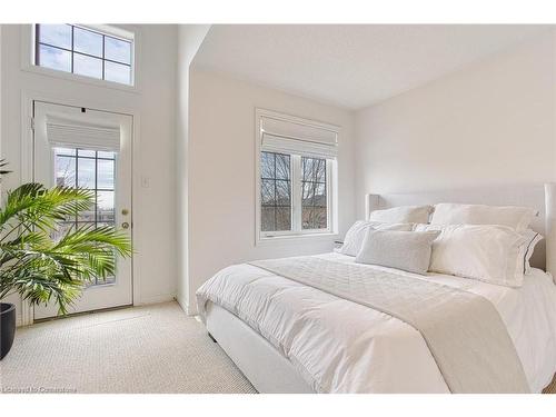 228 Springstead Avenue, Stoney Creek, ON - Indoor Photo Showing Bedroom