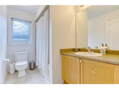 228 Springstead Avenue, Stoney Creek, ON - Indoor Photo Showing Bathroom