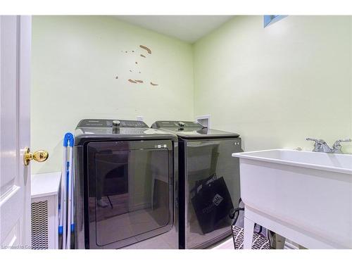 228 Springstead Avenue, Stoney Creek, ON - Indoor Photo Showing Laundry Room