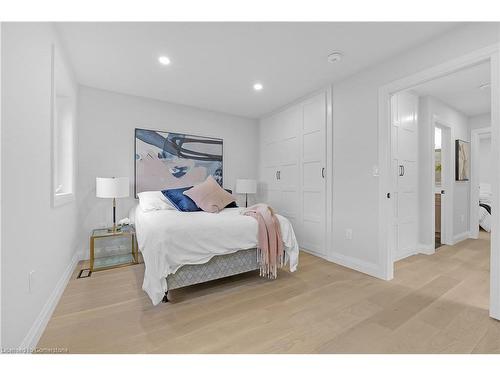 29 Magill Street, Hamilton, ON - Indoor Photo Showing Bedroom