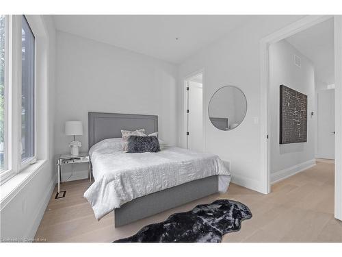 29 Magill Street, Hamilton, ON - Indoor Photo Showing Bedroom