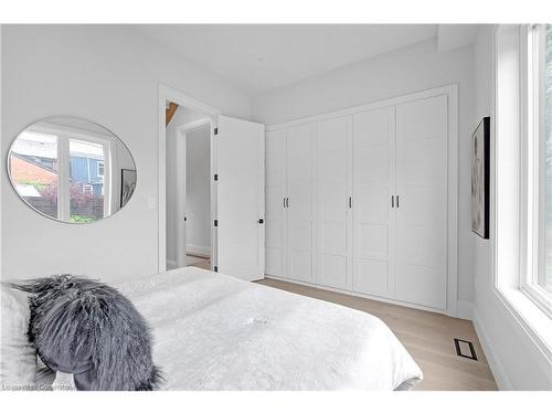 29 Magill Street, Hamilton, ON - Indoor Photo Showing Bedroom