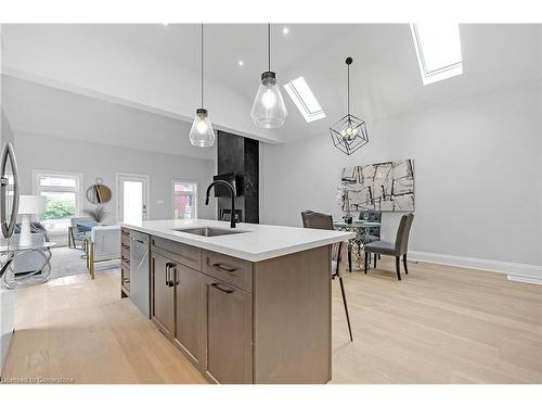 29 Magill Street, Hamilton, ON - Indoor Photo Showing Kitchen