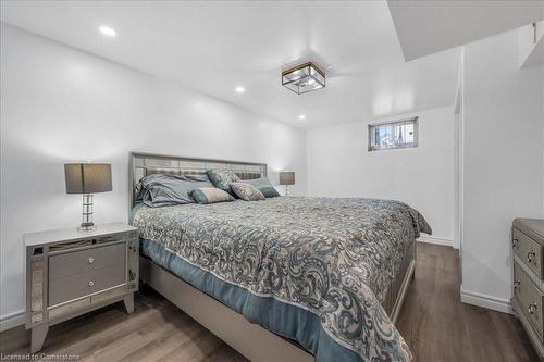 365 Eleanor Place, Ancaster, ON - Indoor Photo Showing Bedroom