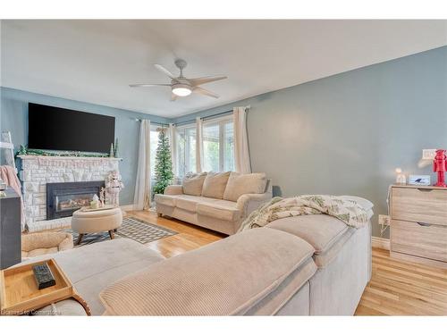 99 East 36Th Street, Hamilton, ON - Indoor Photo Showing Living Room With Fireplace