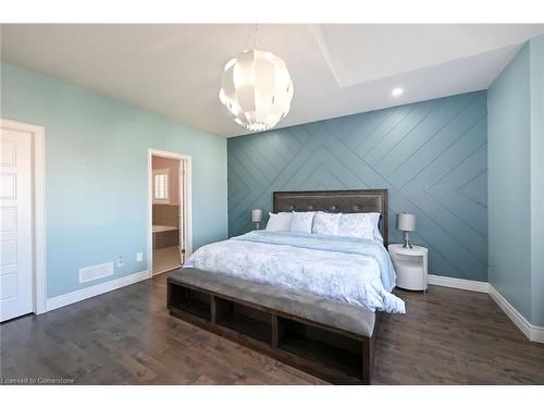 30 Ascoli Drive, Hamilton, ON - Indoor Photo Showing Bedroom