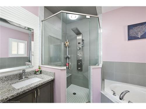 30 Ascoli Drive, Hamilton, ON - Indoor Photo Showing Bathroom