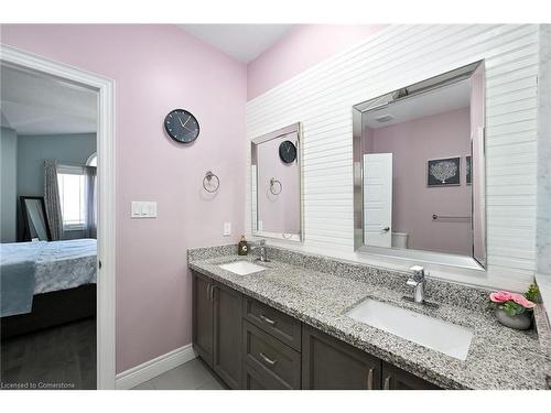 30 Ascoli Drive, Hamilton, ON - Indoor Photo Showing Bathroom