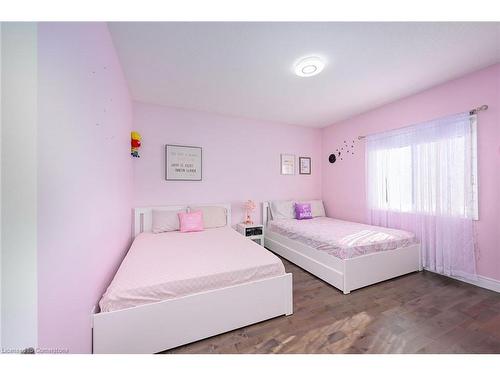 30 Ascoli Drive, Hamilton, ON - Indoor Photo Showing Bedroom