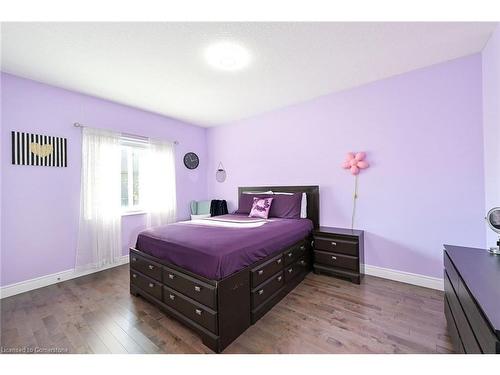 30 Ascoli Drive, Hamilton, ON - Indoor Photo Showing Bedroom