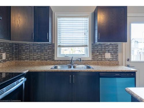 25-6117 Kelsey Crescent, Niagara Falls, ON - Indoor Photo Showing Kitchen With Double Sink