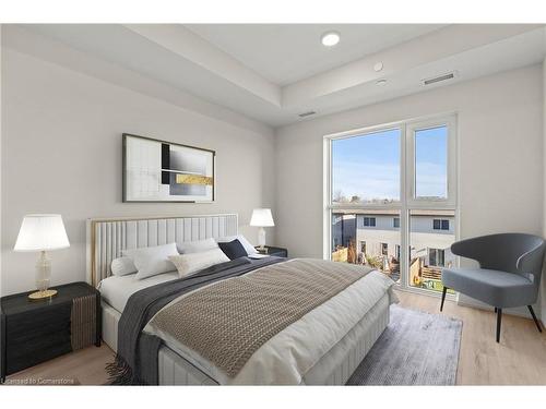 320-50 Herrick Avenue, St. Catharines, ON - Indoor Photo Showing Bedroom