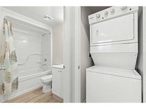 320-50 Herrick Avenue, St. Catharines, ON - Indoor Photo Showing Laundry Room