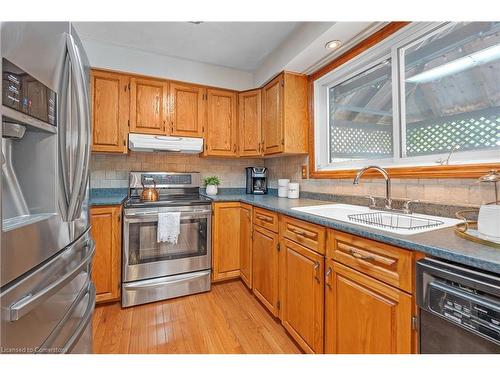 62 Bridlewood Drive, Dundas, ON - Indoor Photo Showing Kitchen