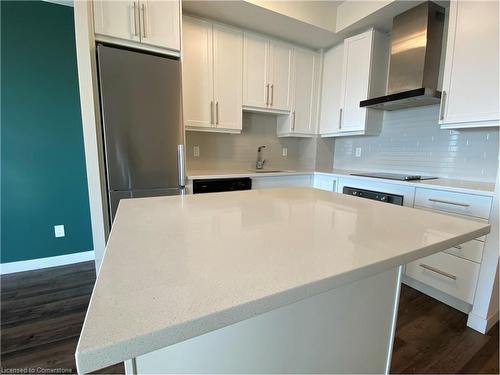 1505-2093 Fairview Street, Burlington, ON - Indoor Photo Showing Kitchen