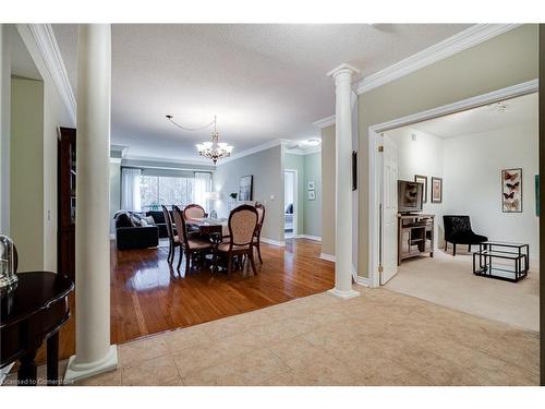 306-2000 Creekside Drive, Dundas, ON - Indoor Photo Showing Dining Room