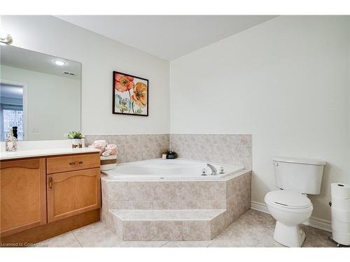 306-2000 Creekside Drive, Dundas, ON - Indoor Photo Showing Bathroom