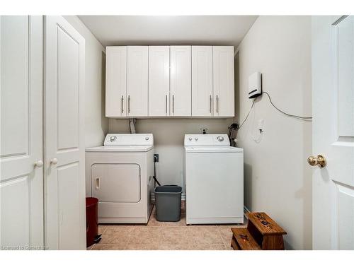 306-2000 Creekside Drive, Dundas, ON - Indoor Photo Showing Laundry Room