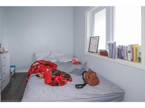 344 Barton Street, Stoney Creek, ON - Indoor Photo Showing Bedroom