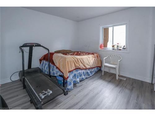 344 Barton Street, Stoney Creek, ON - Indoor Photo Showing Bedroom