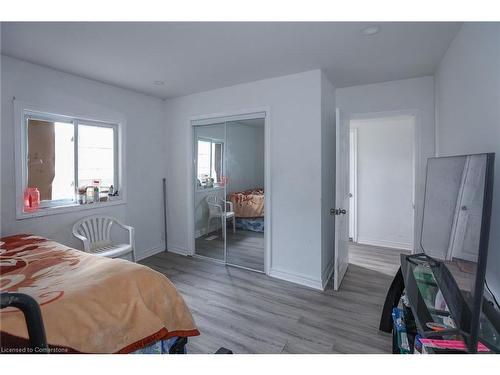 344 Barton Street, Stoney Creek, ON - Indoor Photo Showing Bedroom