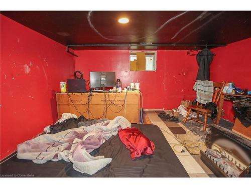 344 Barton Street, Stoney Creek, ON - Indoor Photo Showing Bedroom