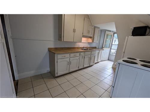 3-157 Herkimer Street, Hamilton, ON - Indoor Photo Showing Kitchen