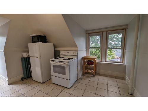 3-157 Herkimer Street, Hamilton, ON - Indoor Photo Showing Kitchen