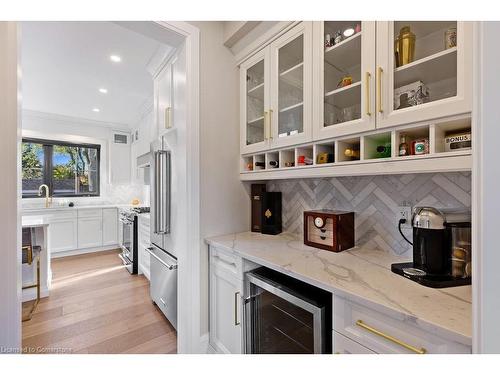 308 Appleby Line, Burlington, ON - Indoor Photo Showing Kitchen