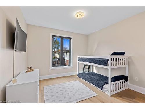 308 Appleby Line, Burlington, ON - Indoor Photo Showing Bedroom