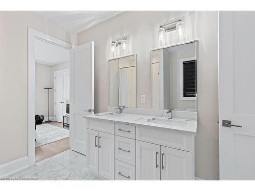 308 Appleby Line, Burlington, ON - Indoor Photo Showing Bathroom