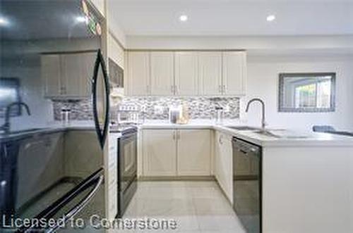 1145 Riddell Crescent, Hamilton, ON - Indoor Photo Showing Kitchen With Upgraded Kitchen