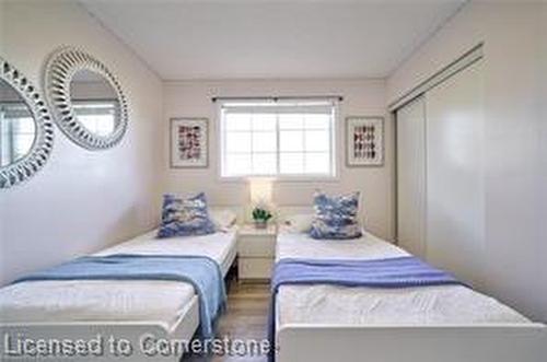 1145 Riddell Crescent, Hamilton, ON - Indoor Photo Showing Bedroom