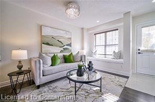 1145 Riddell Crescent, Hamilton, ON - Indoor Photo Showing Living Room