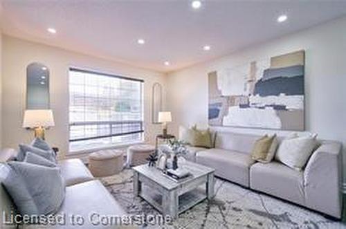 1145 Riddell Crescent, Hamilton, ON - Indoor Photo Showing Living Room